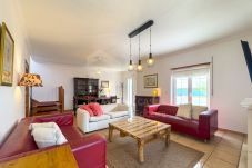 Villa em Ericeira - Casa dos Minaus  by ACasaDasCasas