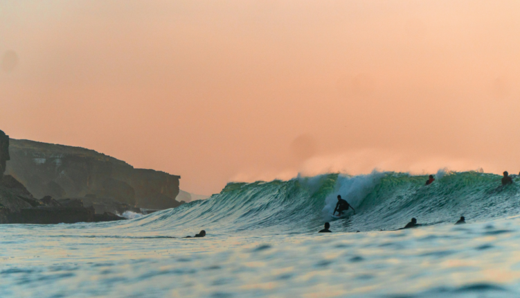 Os melhores surf spots na Ericeira (guia local)