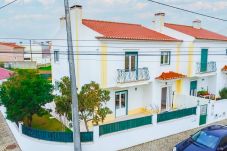 Villa in Ericeira - Casa dos Minaus  by ACasaDasCasas