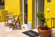 Apartment in Encarnação - Casa Amarela - Clementina by ACasaDasCasas